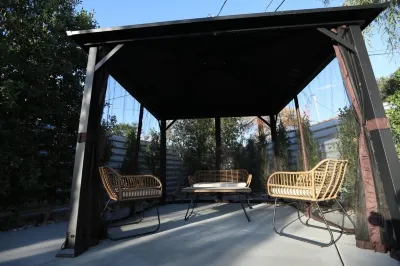 Ultra Private Newly Remodeled House with a Brand New Pool/Spa