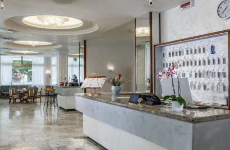 Hotel Terme Firenze Отели рядом с достопримечательностью «Cristoforo Colombo»