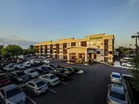 Holiday Inn CLEVELAND NORTHEAST - MENTOR by IHG - parking