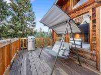 Unique, Romantic Getaway - 1 hr to Denver - Hot Tub - Views