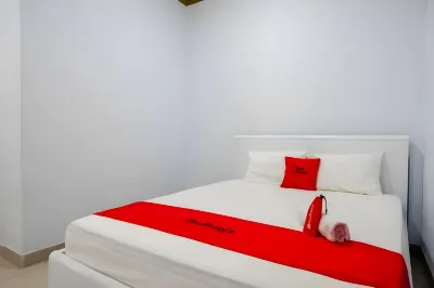 RedDoorz Syariah @ Gatot Subroto Street Bandung 4 Hotel a Samoja