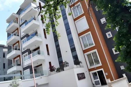 Chill and Go Aparthotel Отели в г. Будва