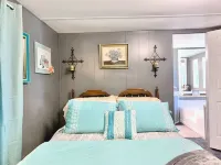 Gene's Retreat, charming lakeside 3 bed 2 bath peaceful home near Ft Gibson Lake