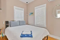 Newly Updated Condo w/ Pool - Steps to Boatslip!