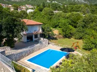 Mazor - Pools