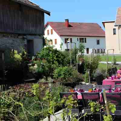 Le Champ des Lys Hotel Exterior