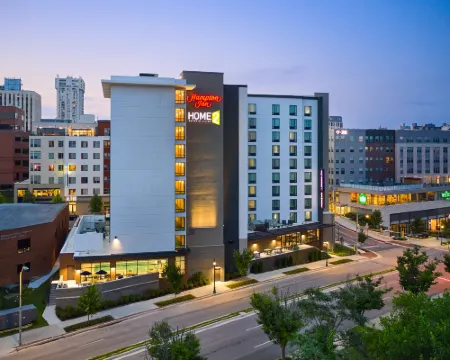 ホーム2 スイーツ バイ ヒルトン タウソン タウソンのホテル