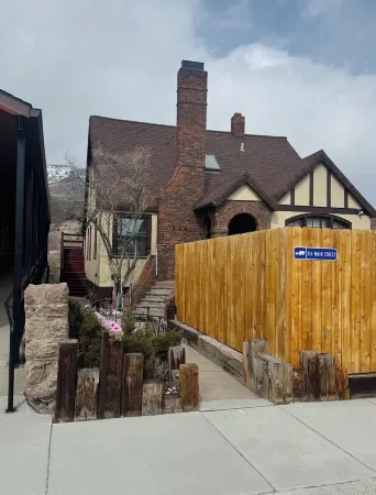 Cozy loft in Gardiner with AC, WiFi and splendid views Отели в г. Гардинер