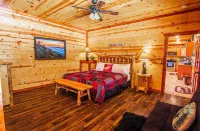 Special Pricing!! PRIVATE-IN-CABIN HEATED POOL-VIEWS- Very Clean - KING BEDS