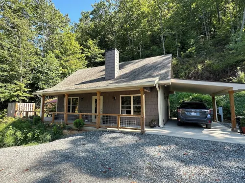 Vista Views of the Smoky Mountains and Close to Bryson City!