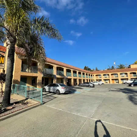 Travelers Inn