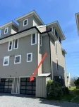 Oceanside Oasis: Oceanfront Family Friendly Luxury Duplex Parking for 2-3 Cars