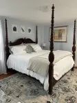 Large Charming Historic House close to Beaches Hotels in Clinton