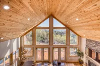 *NEW!* Hot tub/fire pit/private close to Downtown!