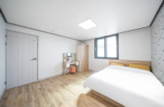 Changwon Byeolbitpumeun Bada Pension