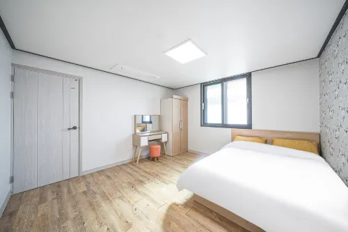 Changwon Byeolbitpumeun Bada Pension