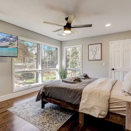 Modern Luxury Lakehouse w/ Private Dock on Lanier!