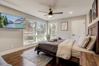 Modern Luxury Lakehouse w/ Private Dock on Lanier! Hotels near Phantom Fireworks of Buford