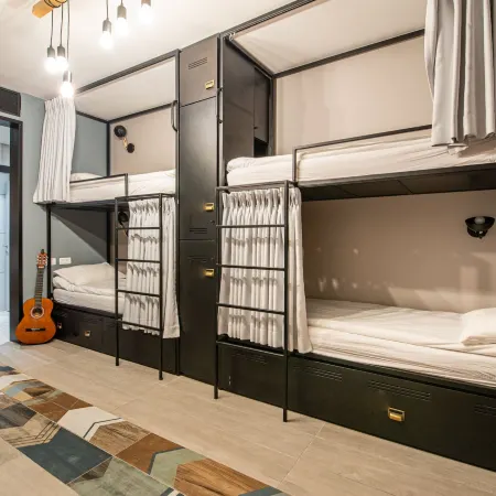 The Spot Hostel Отели рядом с достопримечательностью «Пляж Мецицим»