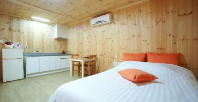 Gotjawal Geomunoreum Pension Hoteles cerca de Geomunoreum