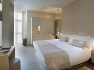 Hotel Cram
