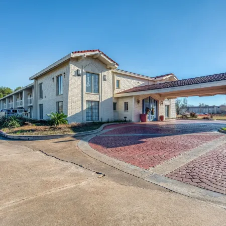 Baymont by Wyndham Nacogdoches Near University