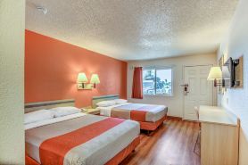 Motel 6 Stockton, CA - Charter Way West