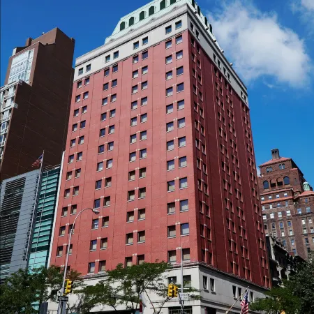 The Kitano Hotel New York Отели рядом с достопримечательностью «Станция метро Seventh Avenue»
