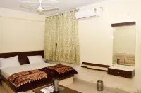 Hotel Nand Residency فنادق في Monhaw