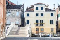 Al Bailo di Venezia Luxury Apartments Hotel a 