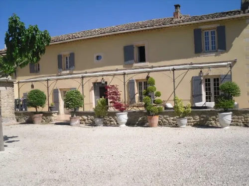 Mas Dansavan Chambres d'hôtes Hotels in Cabrières-dAvignon