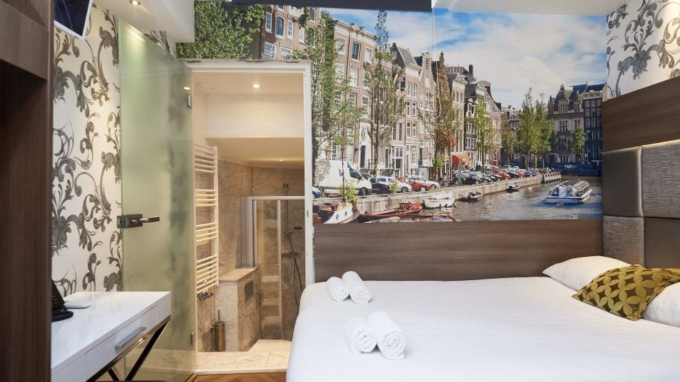 The Townhouse Hotel