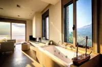 Euphoria Suites Hotel a West Mani