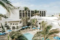 Opal Grand Oceanfront Resort & Spa - Pools