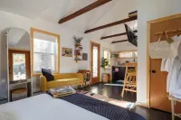 The Herwood Inn Hotels in Woodstock