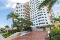 The Meriton on Main Beach Hotel di Southport