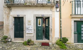 WHome Cozy Alfama Haven: Perfect for Exploring Lisbon
