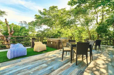 Cuatro Maya by ARAW Residences Các khách sạn ở Nasugbu