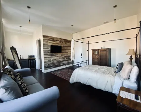 Eighteen-Ninety Sleepover Hotels in Casey
