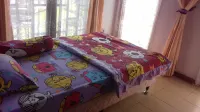 Villa Kota Bunga Teratai Hotels in Sukaresmi