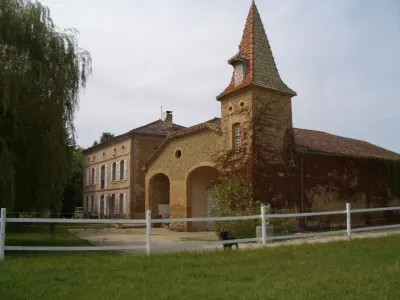 Le Platane Hotels in L'Honor-de-Cos