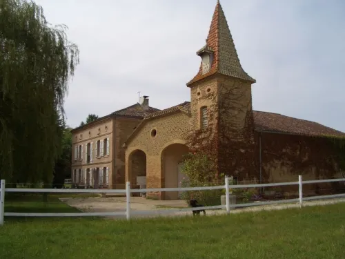 Le Platane Hotels in Moissac