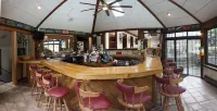 Summit Lodge - bar