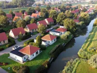 Safari Lodge by IJsselmeer Lake