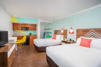 Beachside Hotel & Suites