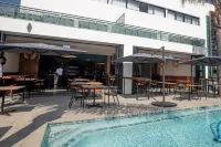 Mint Hotel 84 on Katherine - Rooftop Pools