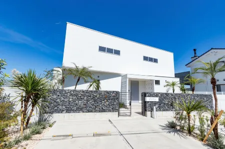 Kamome Slow Hotel Отели в г. Авадзи