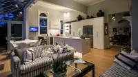 Archer House B&B - Homestays