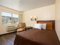 Rodeway Inn Kissimmee Maingate West - Free Theme Park Shuttle Hotels in Kissimmee
