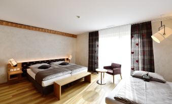 Landgasthof Kreuz - der Zwischenstopp Mit Herz Auf Dem Weg in Den Süden